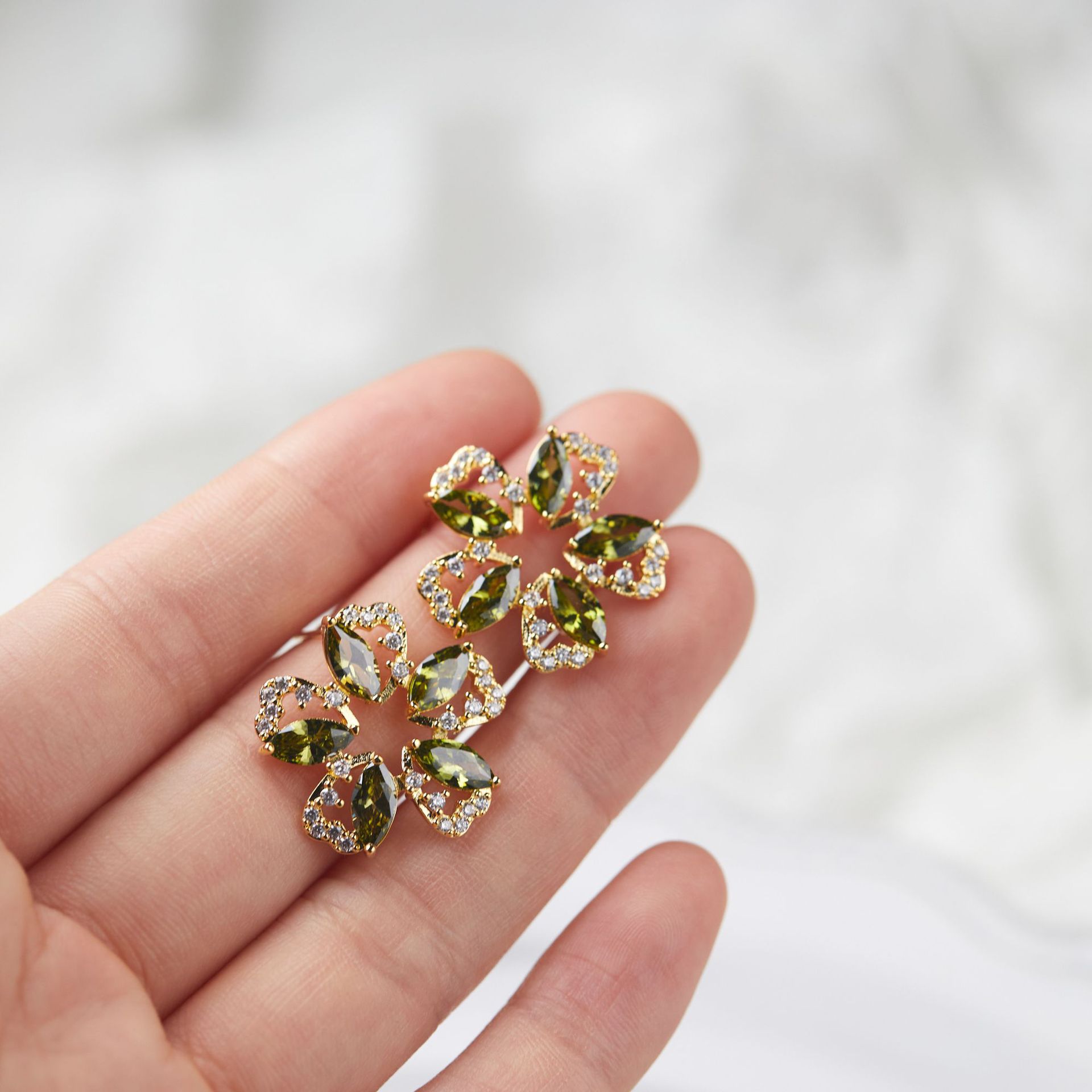 Forest Style Olive Green Zirco - Ethnic Fashion Wear For Women 评论和价格