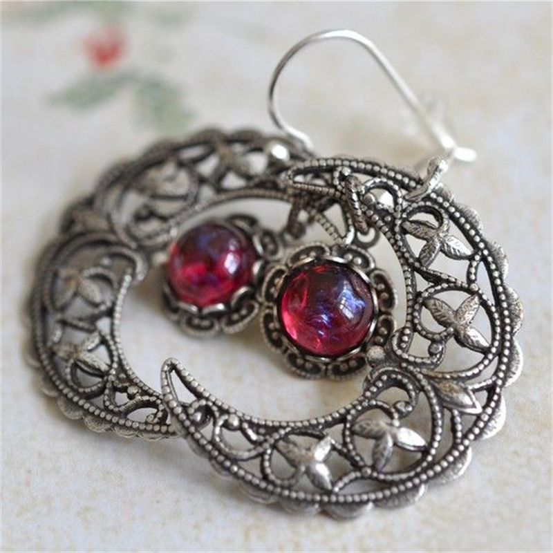 Vintage Inlaid Red Stone Moon  - Ethnic Fashion Wear For Women 评论和价格