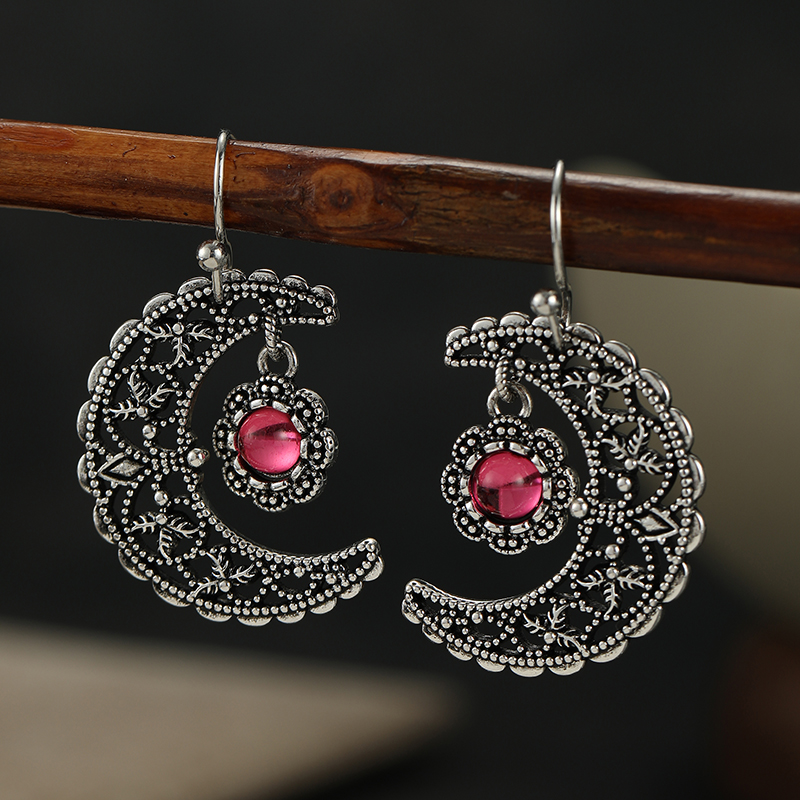 Vintage Inlaid Red Stone Moon  - Ethnic Fashion Wear For Women 评论和价格
